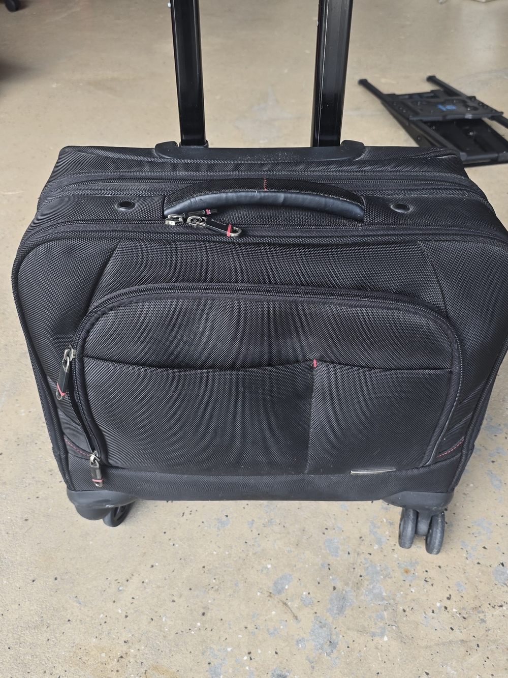 Samsonite wheeled mobile office or rolling laptop bag with spinner wheels